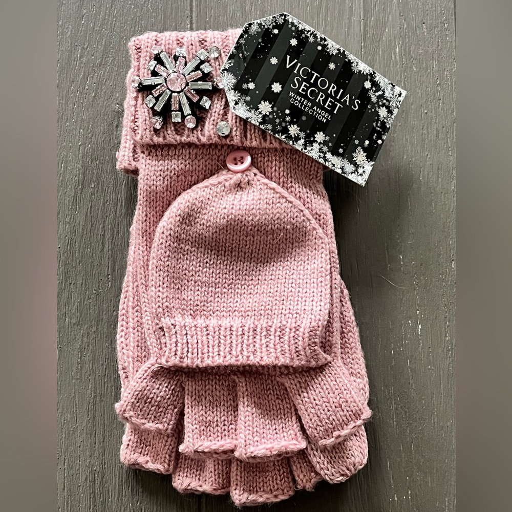 Never worn with tags pink Victoria secret gloves